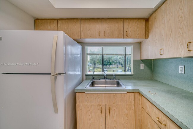 Building Photo - 9440 W Flagler St
