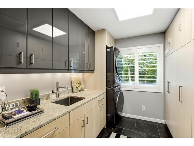 Building Photo - 20650 Bayview Ct
