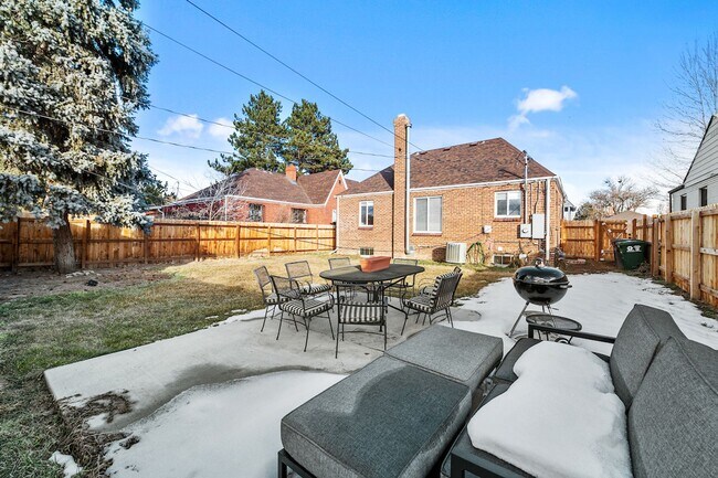 Building Photo - North Park Hill Bungalow!