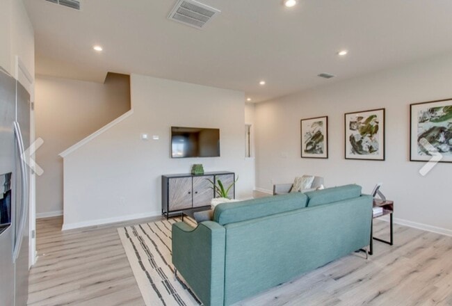 Building Photo - 3 Bedroom and 3 Full Baths