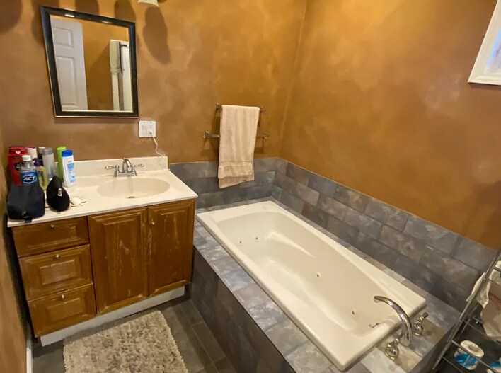 Building Photo - 110 Central St