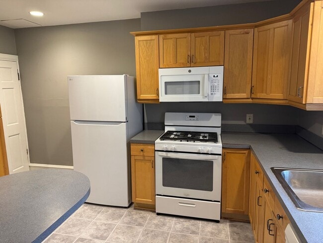 Building Photo - West Conshohocken 4BR 1.5BA Twin $2,500/mo