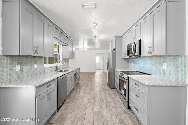 Building Photo - 1445 Mercury St