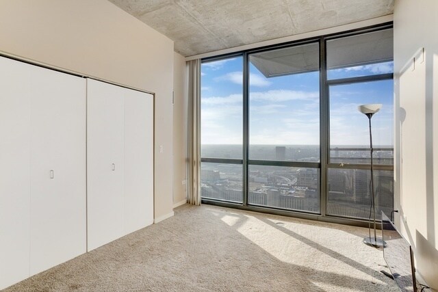 Building Photo - 235 W Van Buren St