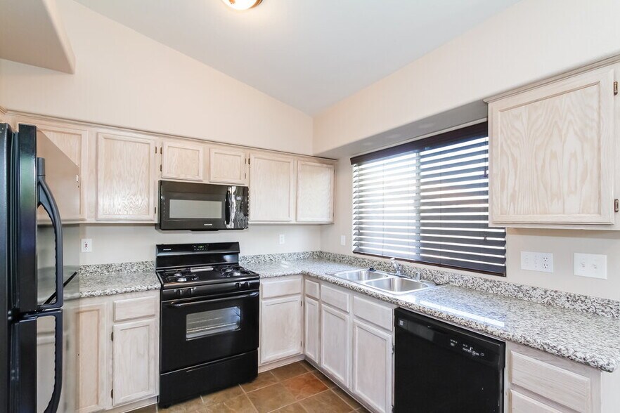 Building Photo - 8904 Dolente Ave