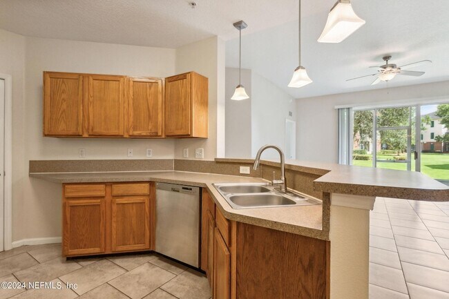 Building Photo - 785 Oakleaf Plantation Pkwy