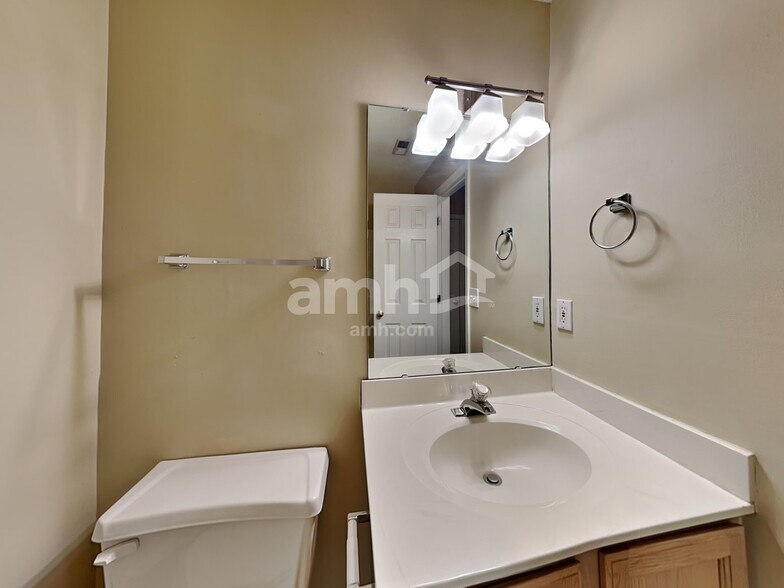 Building Photo - 6323 Stonewick Dr