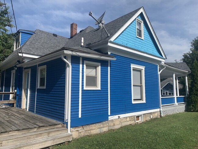 Building Photo - 500 S Lincoln St