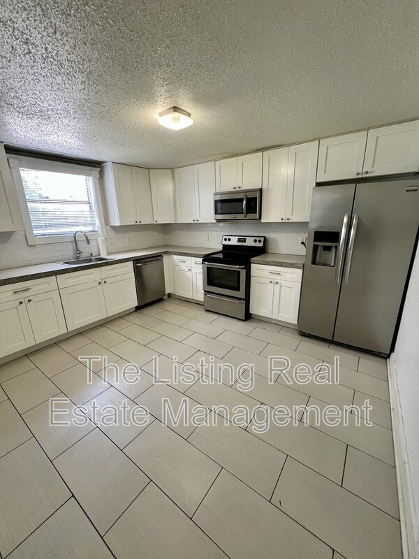 Building Photo - 2824 N 19th St