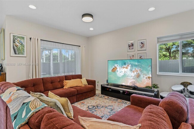 Building Photo - 396 NE 33rd Terrace