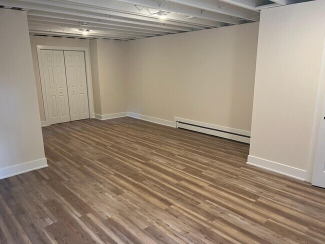 Building Photo - 541 S Main St