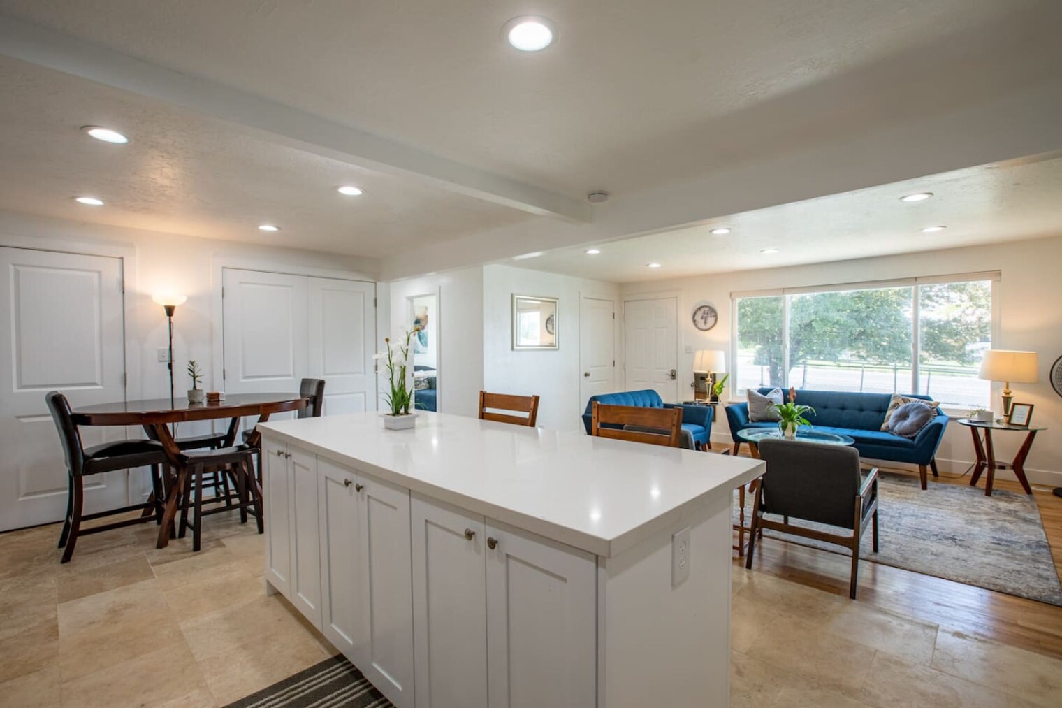 Building Photo - 9949 E Sego Lily Dr