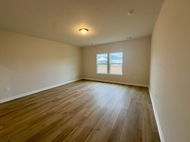 Building Photo - Custom Home in Bella Vita!