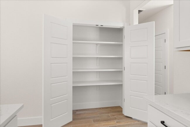 Building Photo - Bright, Spacious, & Beautifully Designed 1 bed 1.5 bath