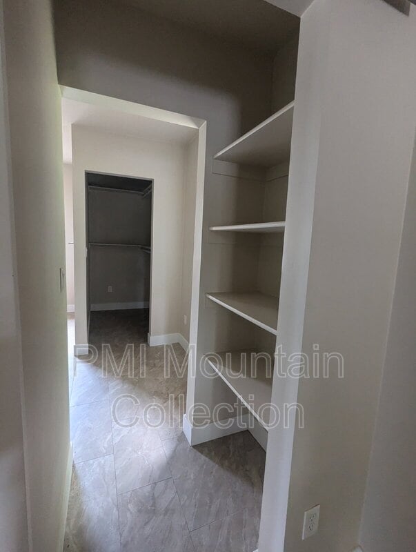Building Photo - 249 S 400 E