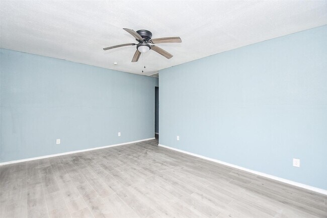 Building Photo - 8321 Homewood Ln