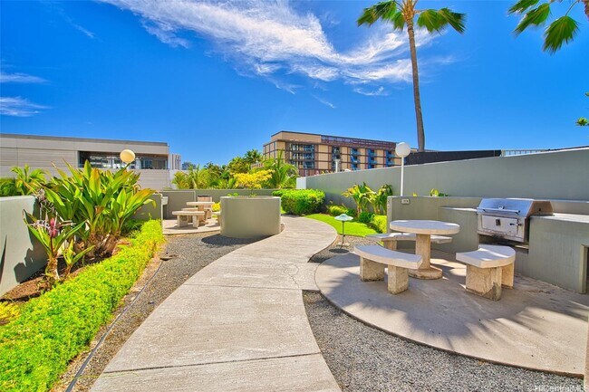 Building Photo - 88 Piikoi St