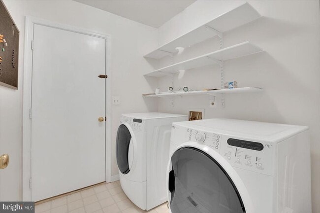 Building Photo - 12451 Plowman Ct