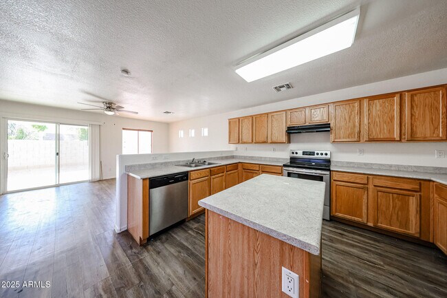 Building Photo - 2428 S 84th Gln