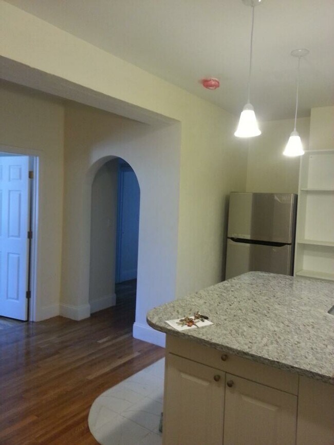 Building Photo - 2001 Commonwealth Ave