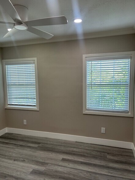 Building Photo - 2541 Walnut St