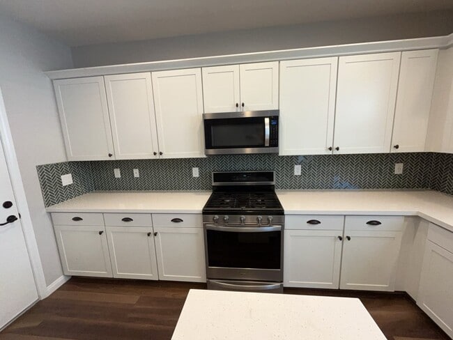 Building Photo - 2122 Bethesda Fountain Rd