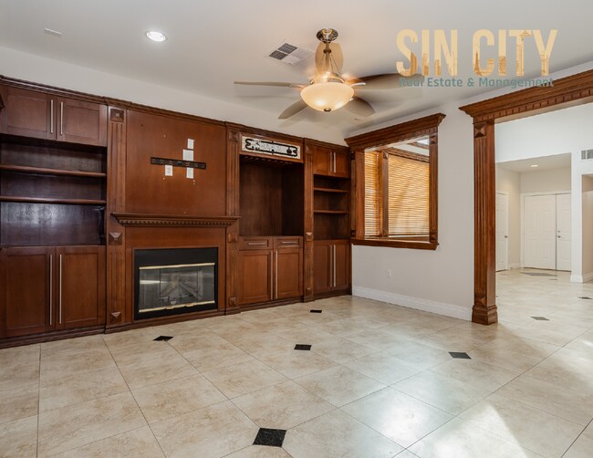 Building Photo - 4490 Zev Ct