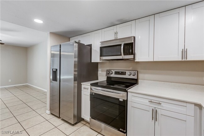 Building Photo - 5453 16th Pl SW