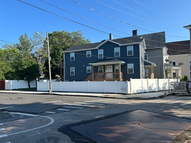 North Facing - 472 Friendship St