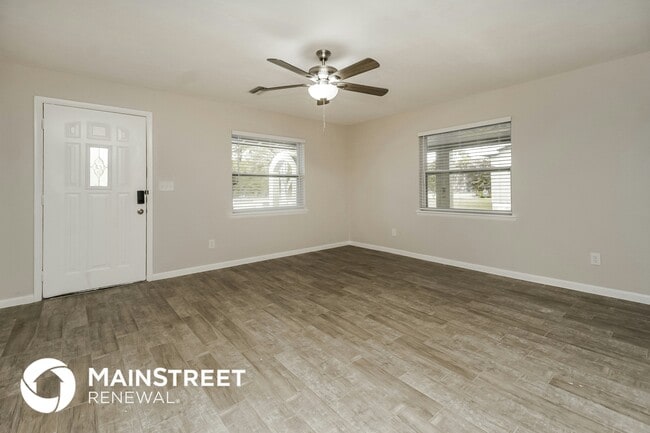 Building Photo - 2065 West Pkwy