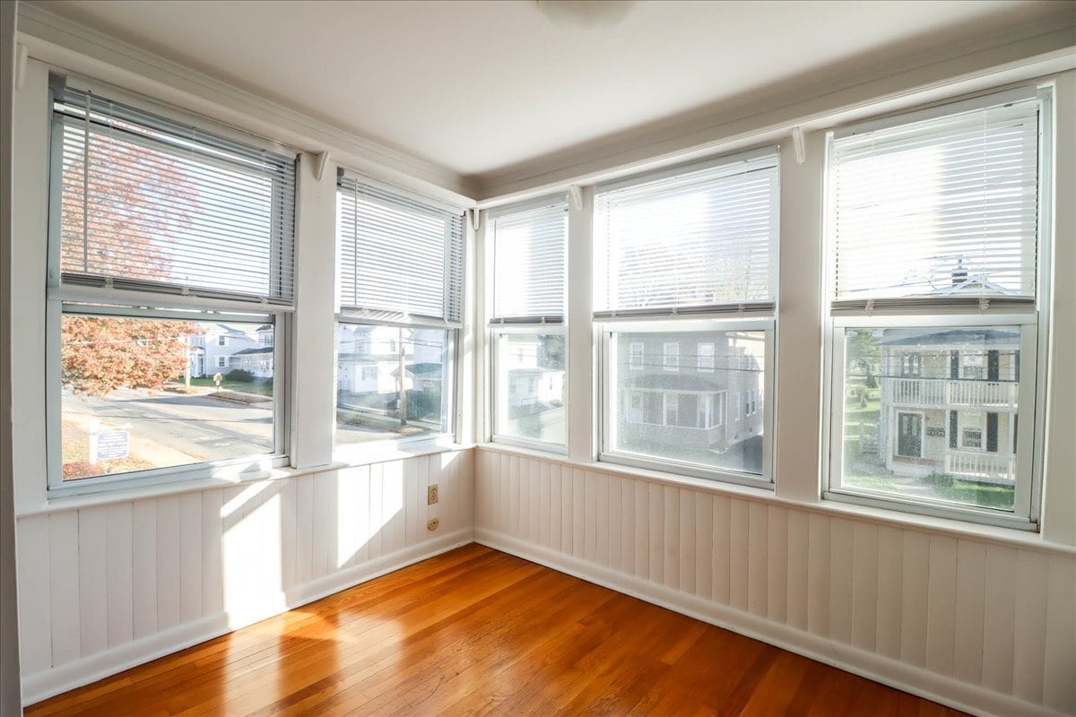 Front Sunroom, overlooking Cherry Street - 84 Cherry St
