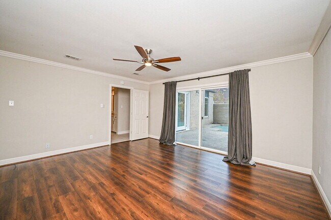 Building Photo - 414 Fox Briar Ln