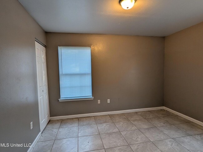 Building Photo - 2909 57th Ave