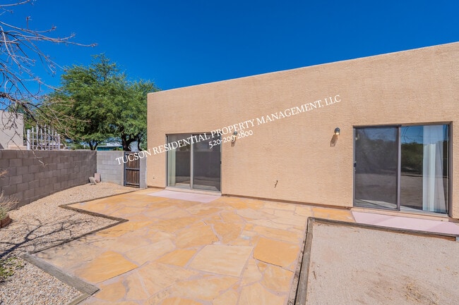 Building Photo - 7693 E Placita Luna Preciosa
