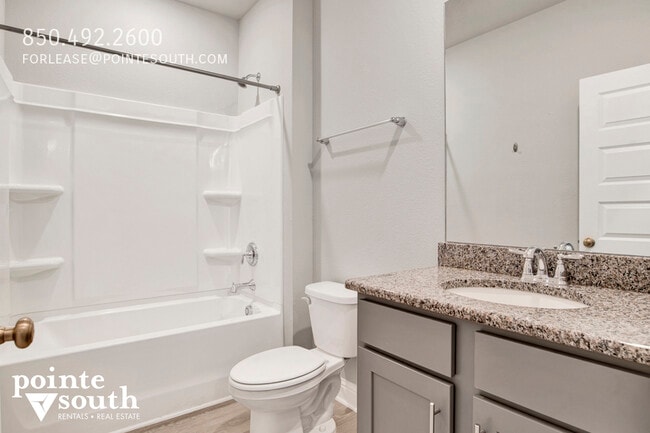 Building Photo - 390 Gemini St