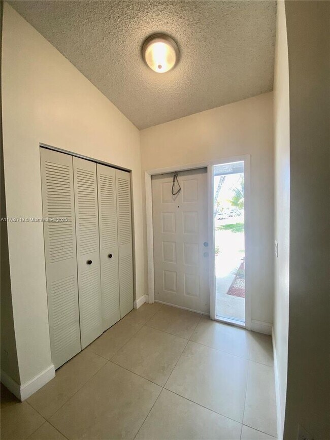 Building Photo - 9870 Watermill Cir