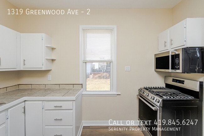 Building Photo - 1319 Greenwood Ave