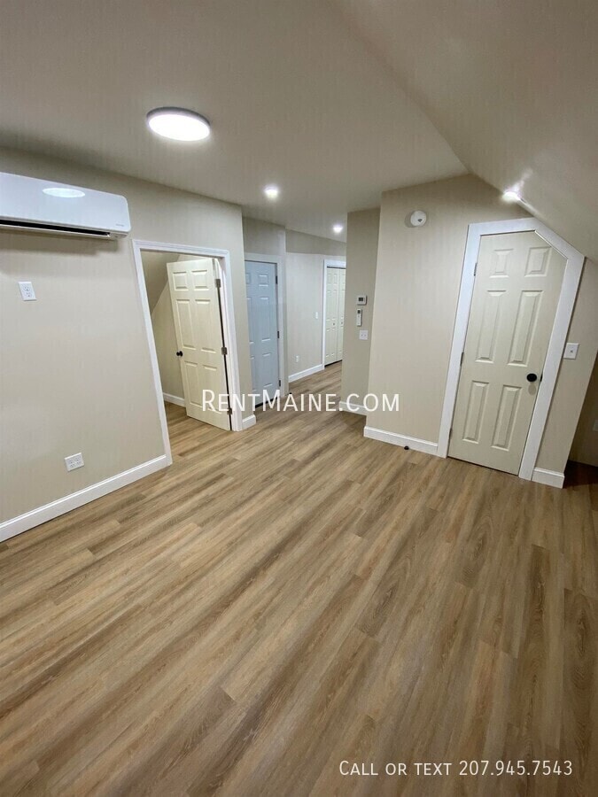 Building Photo - 46 Main Rd S