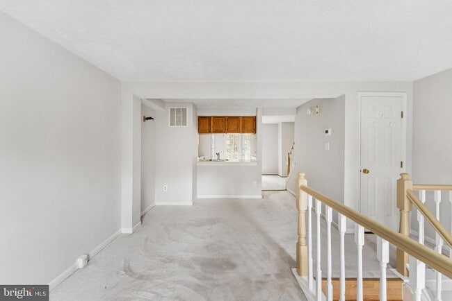 Building Photo - 1581 Woodcrest Dr