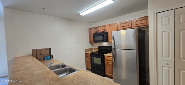 Building Photo - 3671 Kirkpatrick Cir