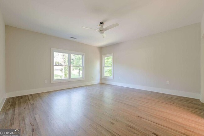 Building Photo - 2555 Chattahoochee Ln