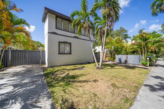 Building Photo - 1520 SW 11th Terrace