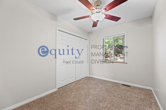 Building Photo - 7102 Brookhill Dr E
