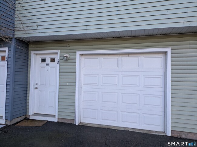 Building Photo - 998 Campbell Ave