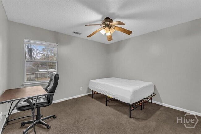 Building Photo - 138 Penn Station