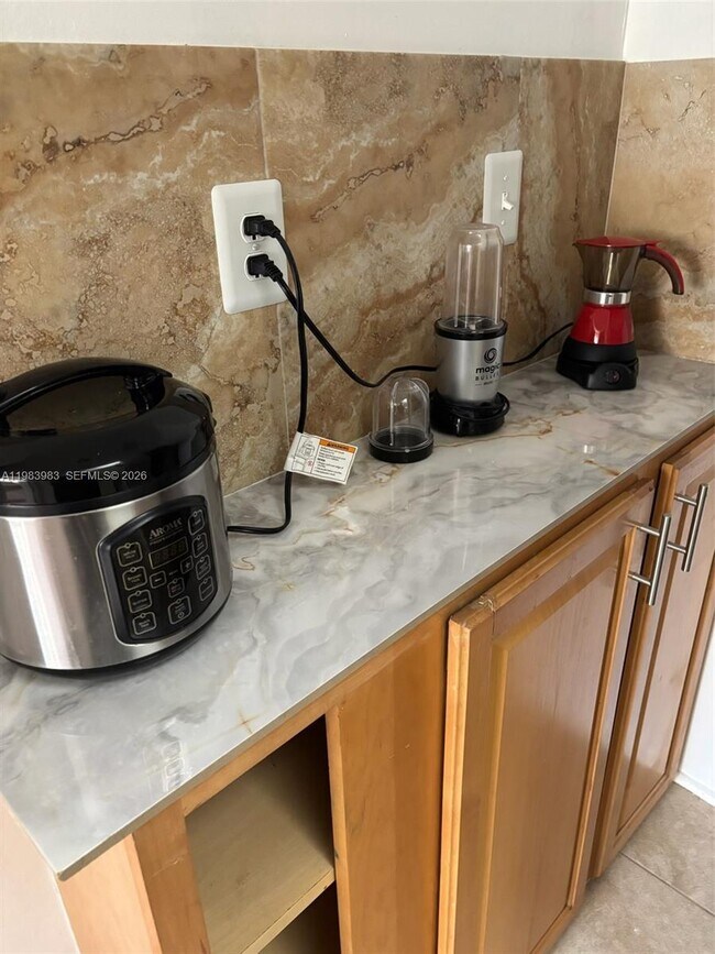 Building Photo - 6102 SW 58th St