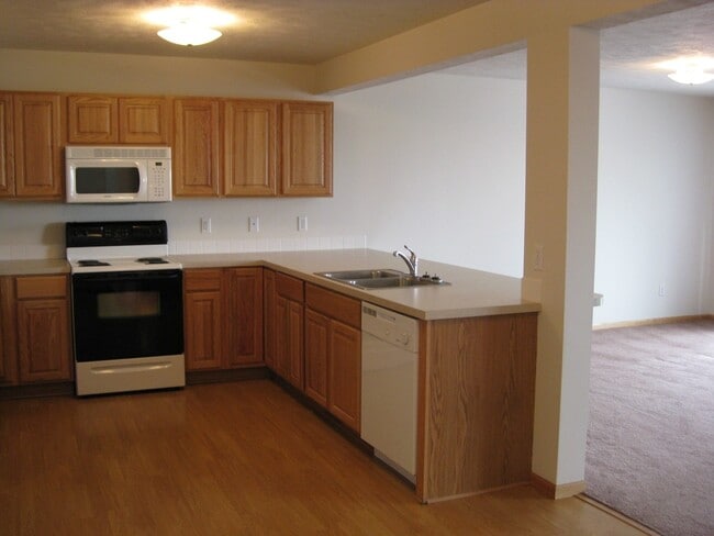 Building Photo - 7200-7204 Dorchester