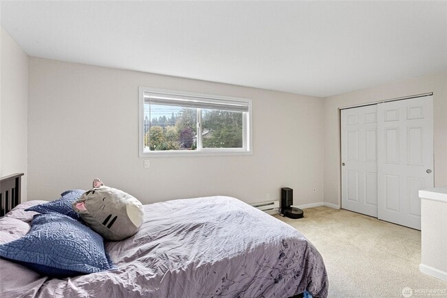 Building Photo - Lake Forest Park Duplex 2 bed/1.5 Bath