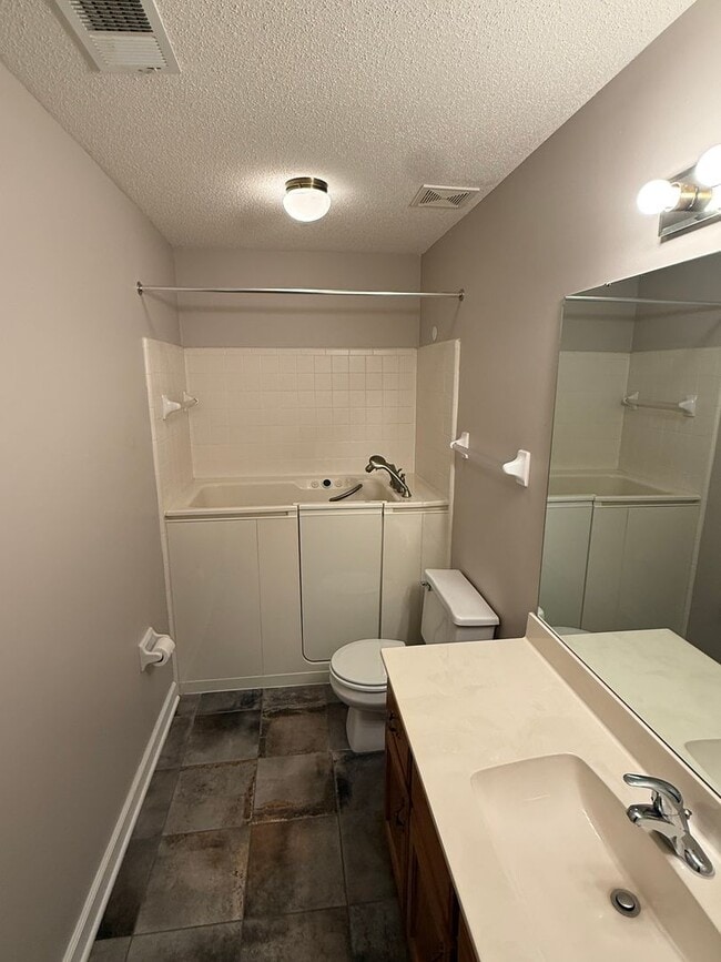 Building Photo - 1147 Junco Cove