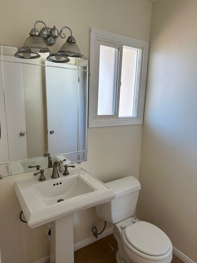 Building Photo - 3979 Mount Everest Blvd